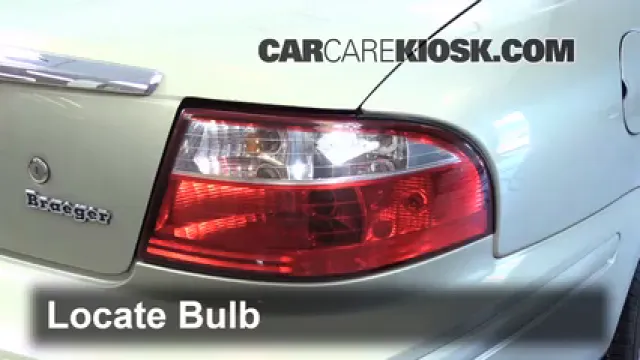 2005 Mercury Sable GS 3.0L V6 Sedan Éclairage Feu clignotant arrière (remplacer l'ampoule)